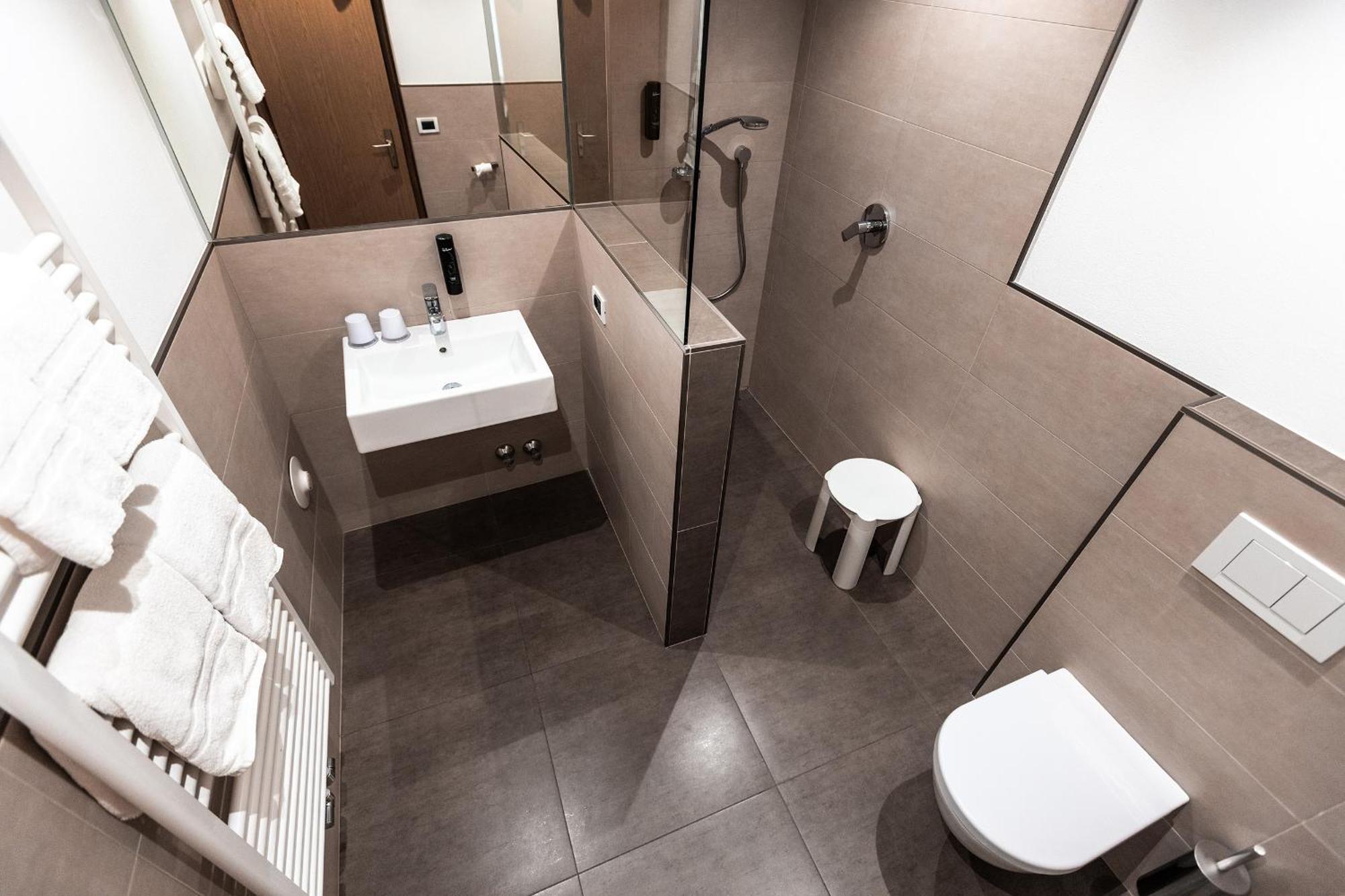 Hotel Zum Loewen - Al Leone Meltina Zewnętrze zdjęcie