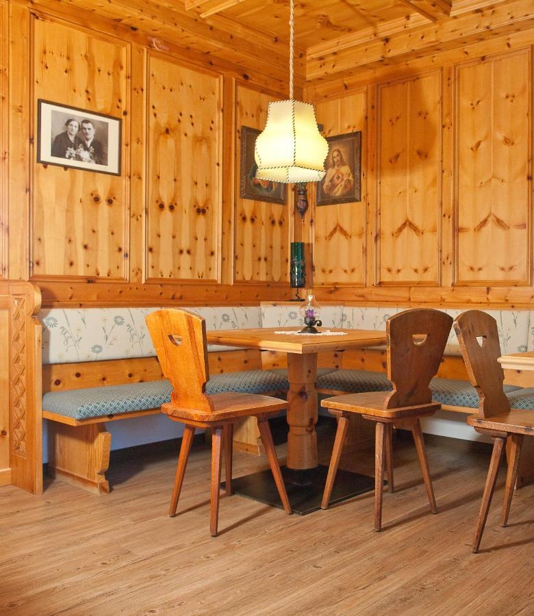 Hotel Zum Loewen - Al Leone Meltina Zewnętrze zdjęcie